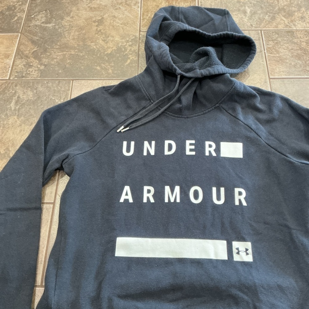 💰Make an offer, bundle and save💰 Under Armour Black/Charcoal Hoodie - Picture 2 of 4